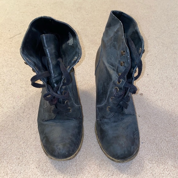 Cute Pleather Vintage Boots with Wooden Heel - Picture 2 of 5